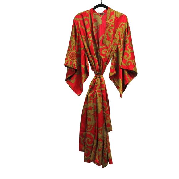 Natori Medallion Red Gold Floral Japanese Kimono Robe Size Small - Picture 1 of 4